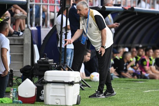Dan Petrescu, greu de ținut în frâu după decizia lui Marian Barbu. Momente tensionate pe Ghencea după egalarea CFR-ului