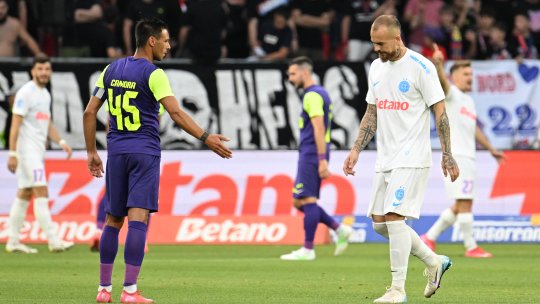 Prima reacție a lui Denis Alibec după accidentare. Cât va lipsi de pe teren: ”Fac un RMN”