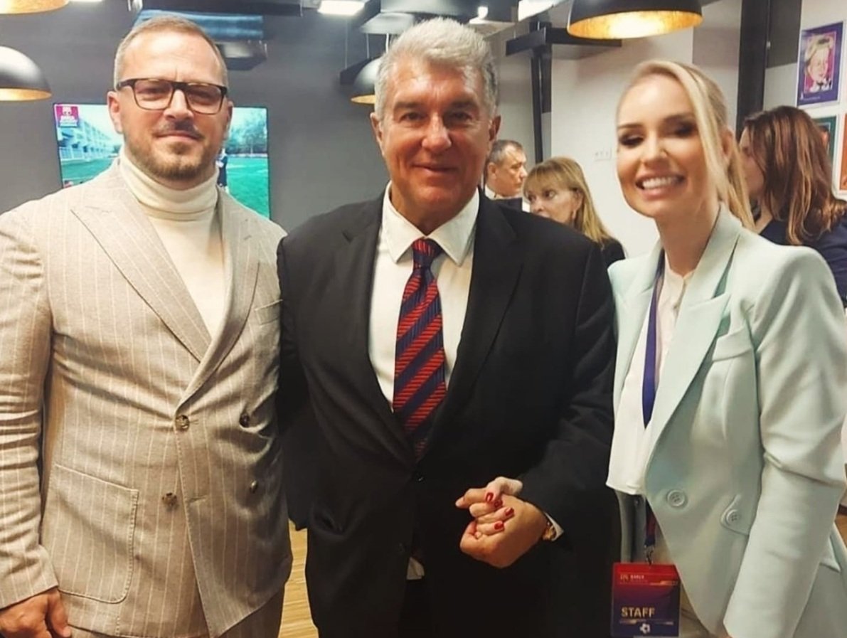 Joan Laporta, flancat de Vasile Geambazi și soția lui