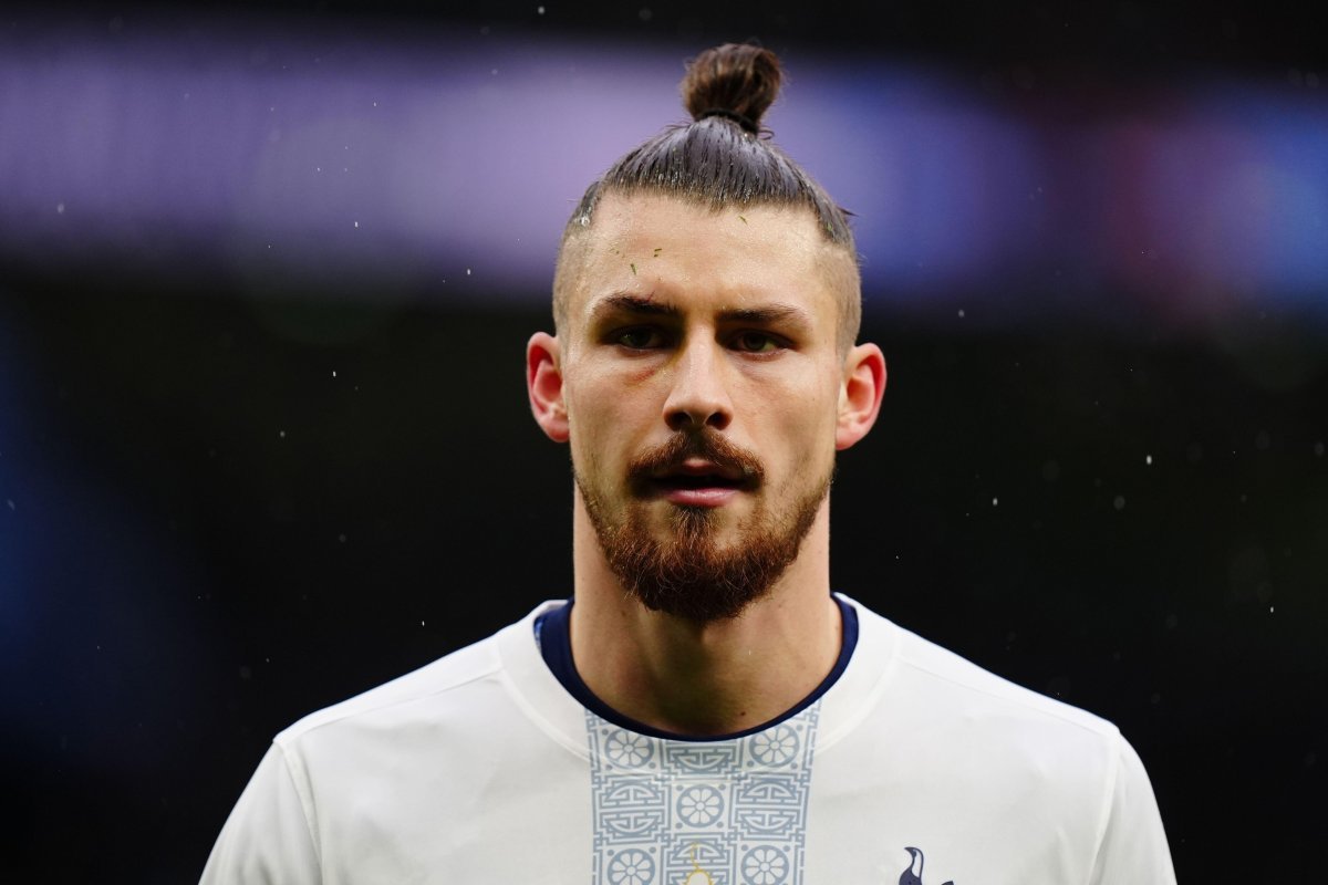 Radu Drăgușin, sub comanda lui Cristi Chivu? Englezii vor să facă schimb de fundași