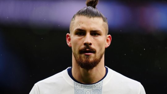 Radu Drăgușin ar putea ajunge sub comanda lui Cristi Chivu! Transferul neașteptat plănuit de Tottenham