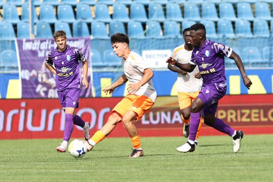Curiosul caz din SuperLiga: echipa a luat la limită licența, deși acum un an era departe de a îndeplini criteriile. Va fi amendată oricum de FRF