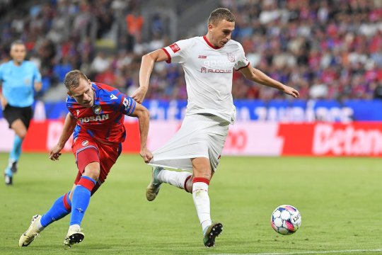 Universitatea Craiova a mai realizat un transfer. Fotbalistul a semnat pe trei ani