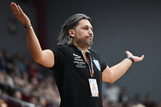 OFICIAL | Revenire-șoc la CSM București! Adrian Vasile, noul antrenor al echipei