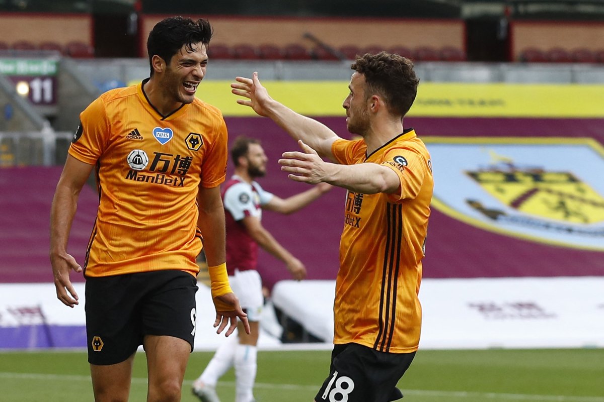 Momentul fericit al bucuriei de după un gol marcat pentru Jimenez și Jota