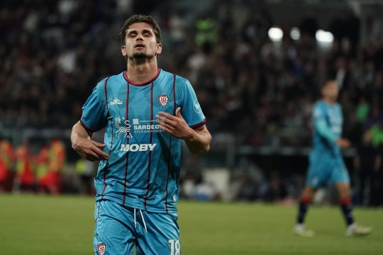 Aris îl deturnează pe Răzvan Marin din drumul către PAOK. Cine se mai află în cursă pentru mijlocașul român
