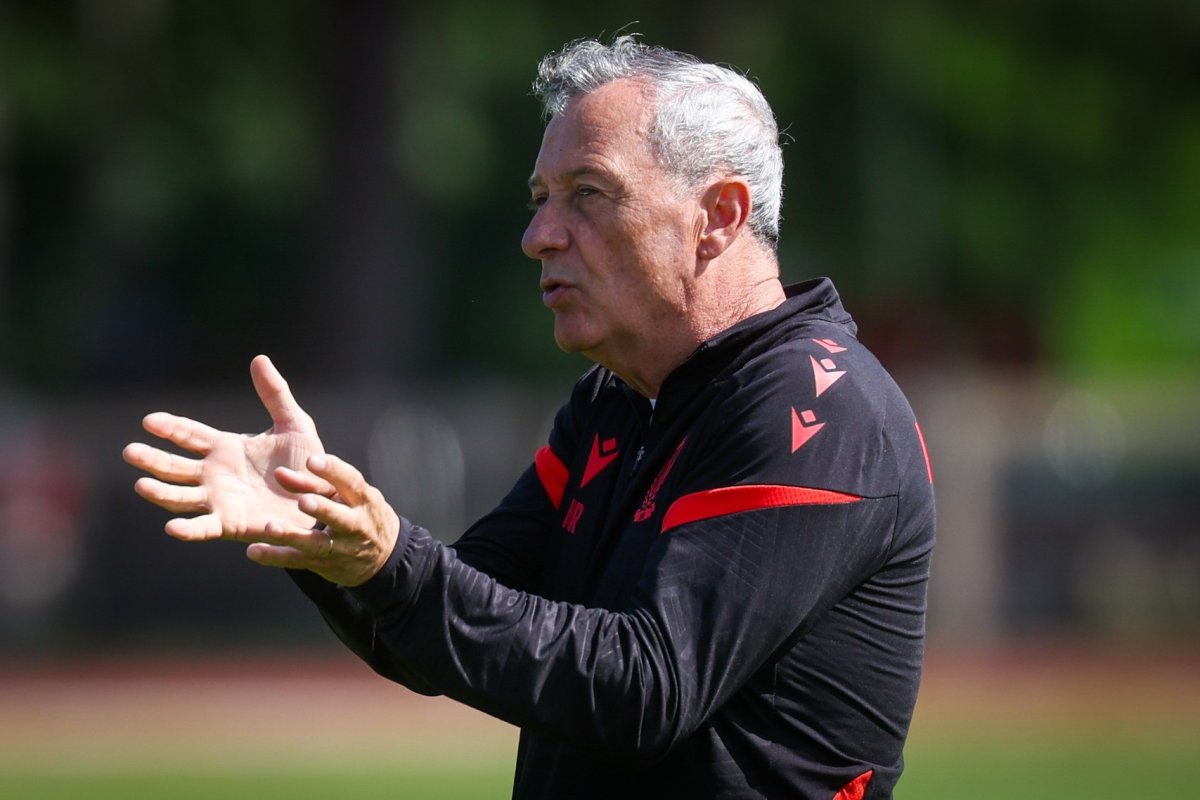 Mircea Rednic își face rapid simțită prezența la Standard