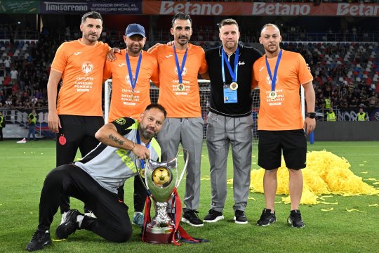 S-a aflat adevărul! Cine este, de fapt, antrenorul principal al FCSB: ”El decide totul”