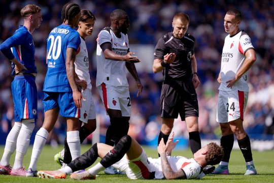 Meci de coșmar pentru jucătorul care a refuzat naționala României, în amicalul cu Chelsea! Și-a dat autogol, iar apoi a fost eliminat