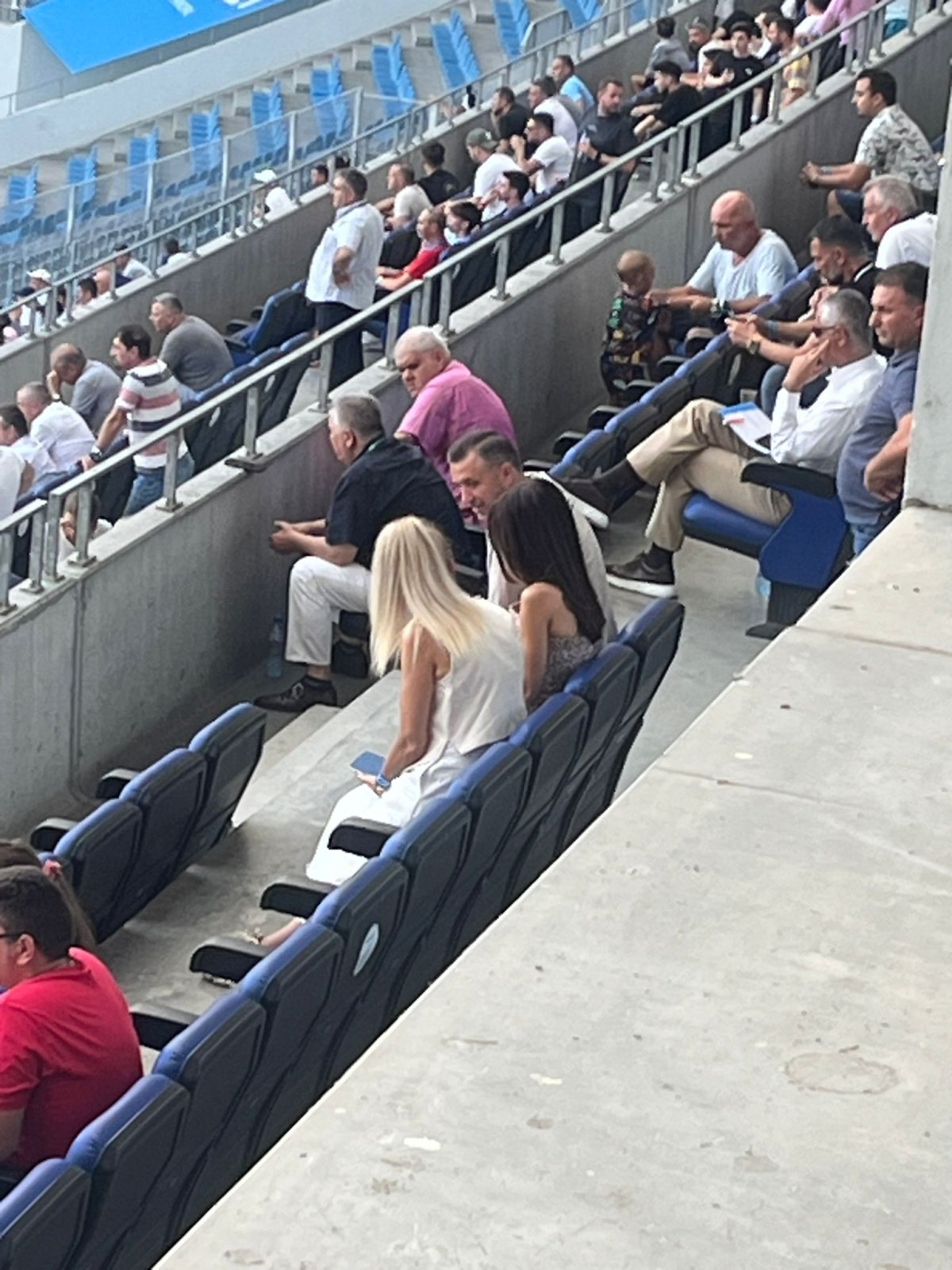 Maria Ceaușilă a atras toate privirile în Bănie! A văzut meciul cu Hermannstadt alături de un fost mare internațional român