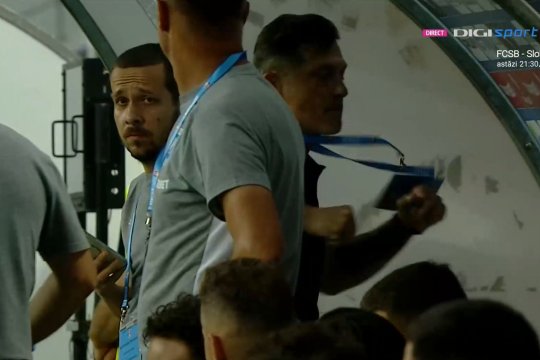 Mirel Rădoi nu și-a mai putut stăpâni nervii! A lovit violent cu pumnul banca de rezerve