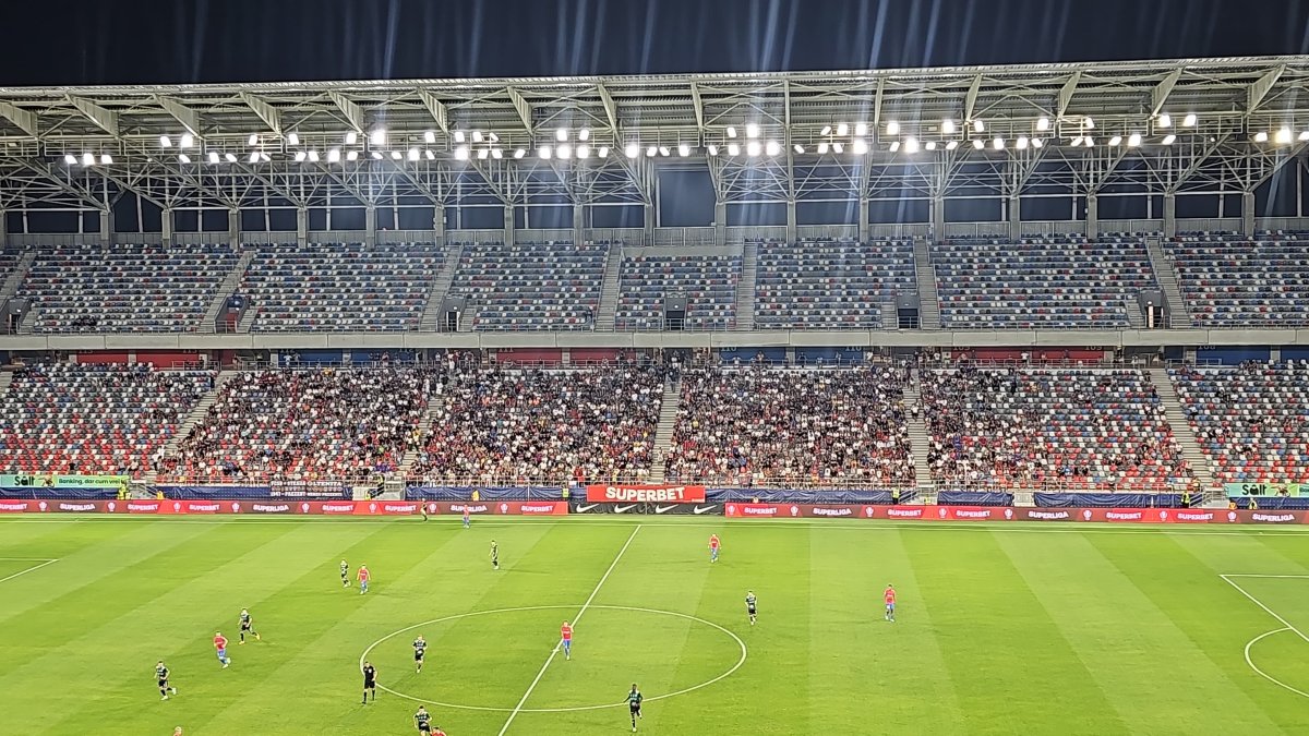 Suporterii FCSB nu s-au înghesuit la meciul cu Slobozia