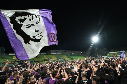 Văduva lui Nicolae Dobrin, emoționată până la lacrimi de gestul fanilor: ”E o femeie sensibilă când vine vorba de FC Argeș. Indiferent ce probleme are, e alături de noi”