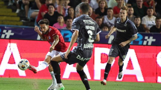 S-au revoltat după ce au văzut faza controversată din Oțelul - Rapid: ”A fost furată, nu au văzut nici la VAR?!” / ”De ce îl mai avem atunci?”