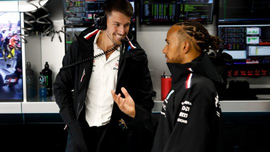 Inginerul lui Hamilton de la Mercedes "transferat" de Manchester United. Rol inedit pentru Michael Sansoni