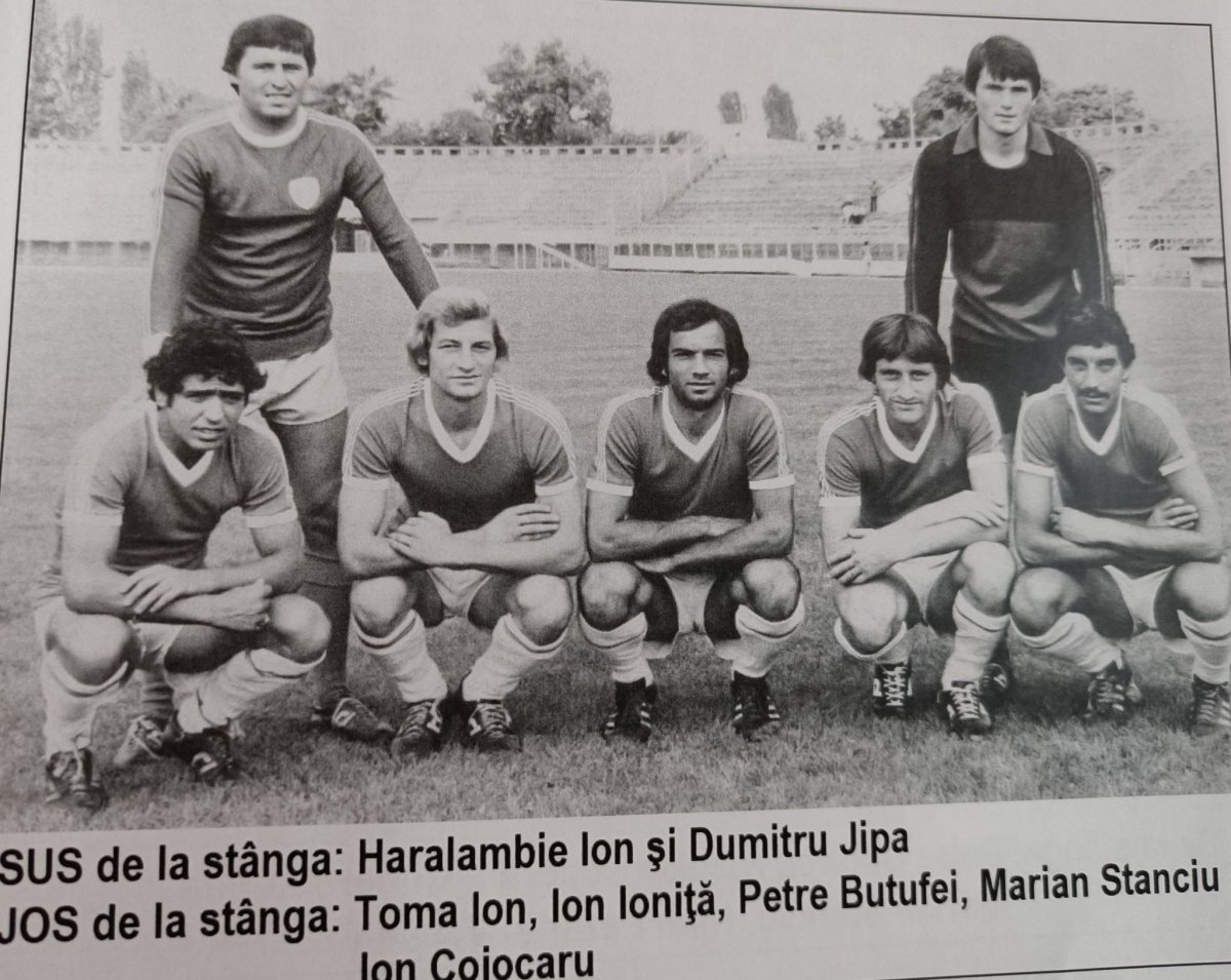 Câteva dintre vedetele Petrolului din stagiunea '82-83