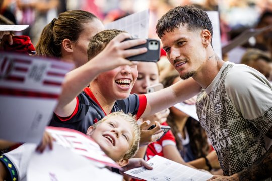 Dennis Man nu se lasă intimidat de fostul fotbalist al lui Bayern Munchen