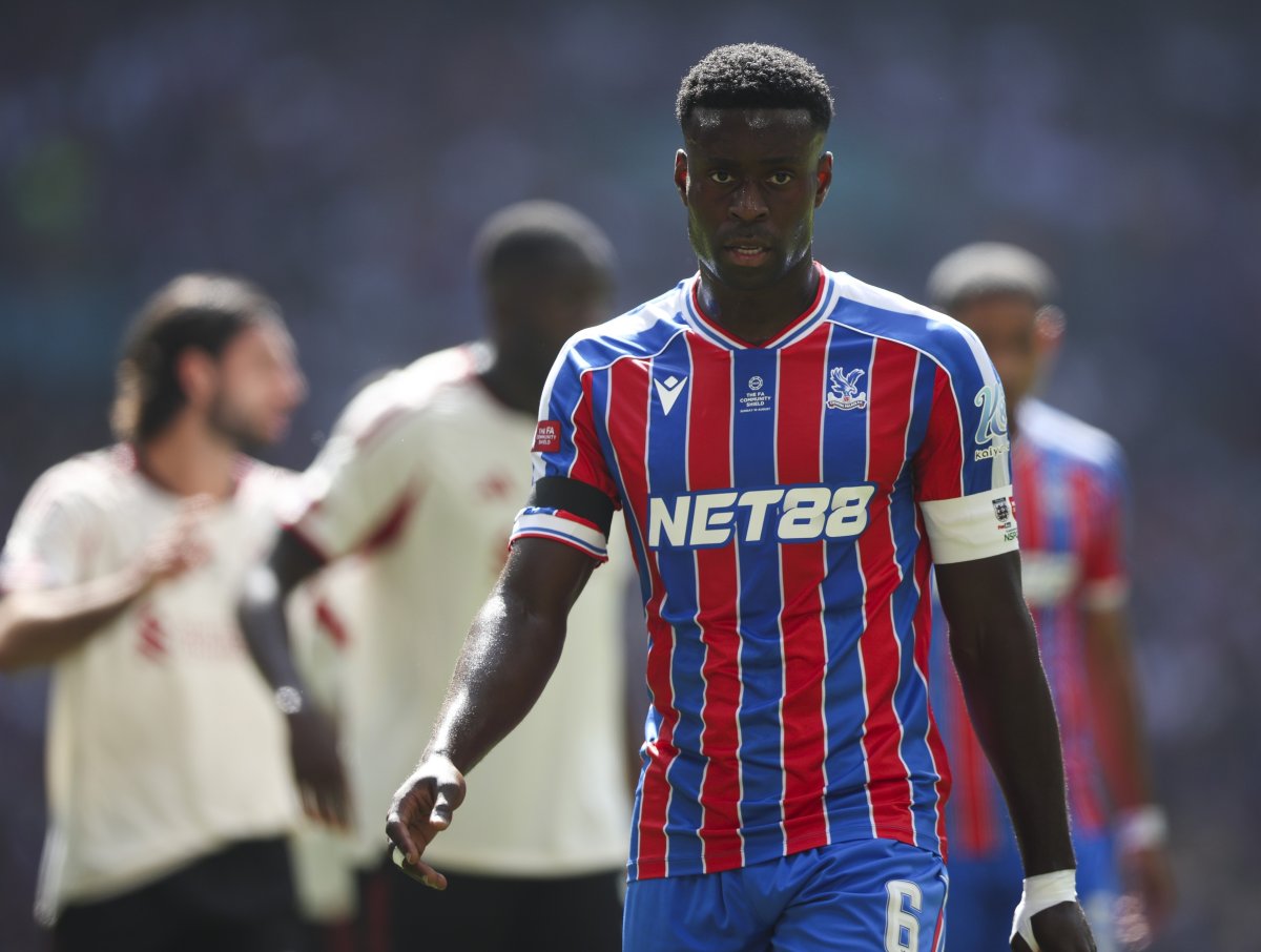 Marc Guehi într-un meci cu Liverpool