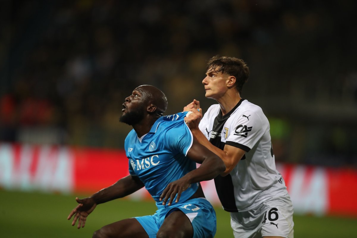 Giovanni Leoni în duel cu Lukaku