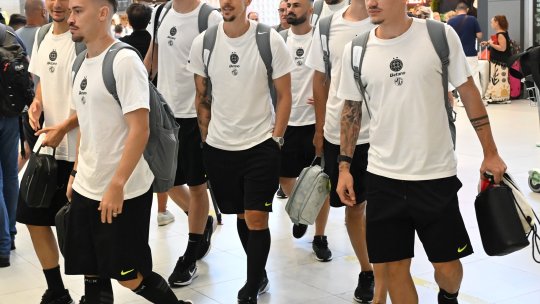 FCSB, înconjurată de bodyguarzi la sosirea în Priștina!