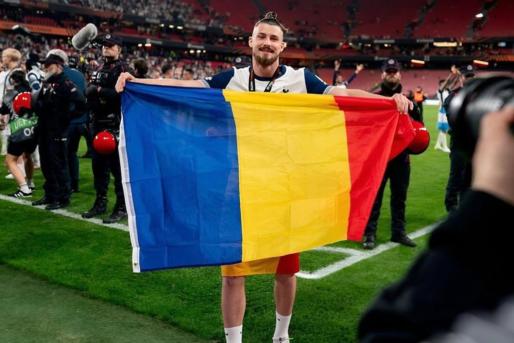 Radu Drăgușin își susține echipa! Apariție surprinzătoare a ”Dragonului” la PSG - Tottenham