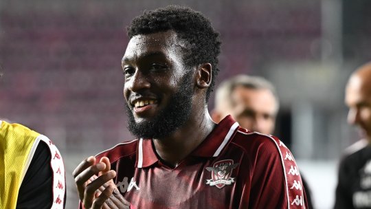 Rasism pe stadion: doi jucători de la Rapid, ținta suporterilor de la Galați