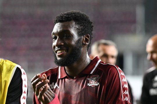 Rasism pe stadion: doi jucători de la Rapid, ținta suporterilor de la Galați