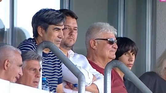 Ce glorii au dat lovitura de start la CS Dinamo - Steaua. Ioan Andone și Victor Pițurcă, prezenți în tribune alături de alte legende