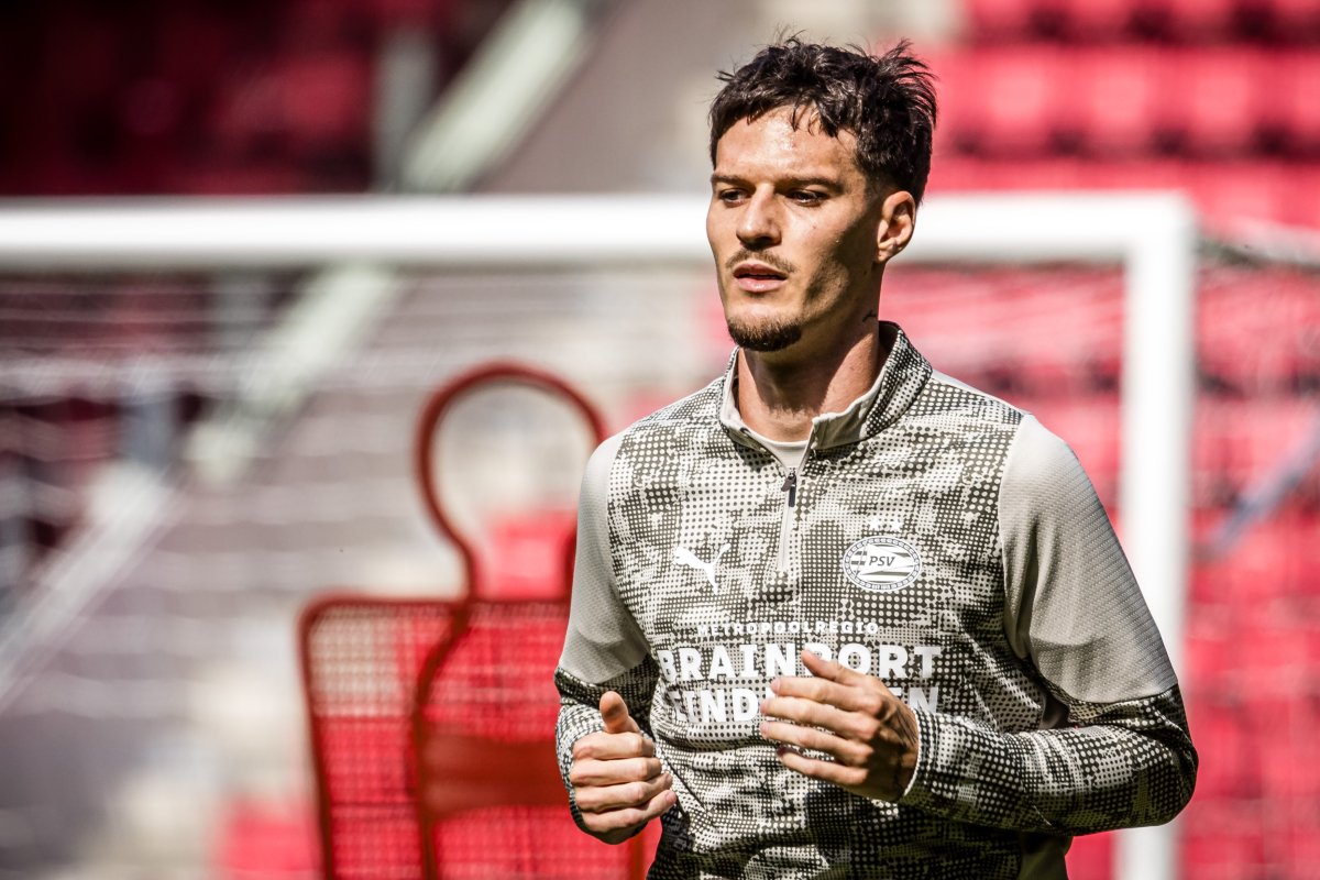 Dennis Man poate debuta pentru PSV