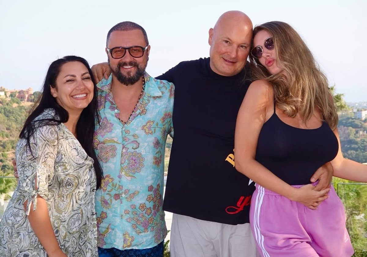 Familia Măruță, în vacanță alături de Arpad Paszkany și iubita lui