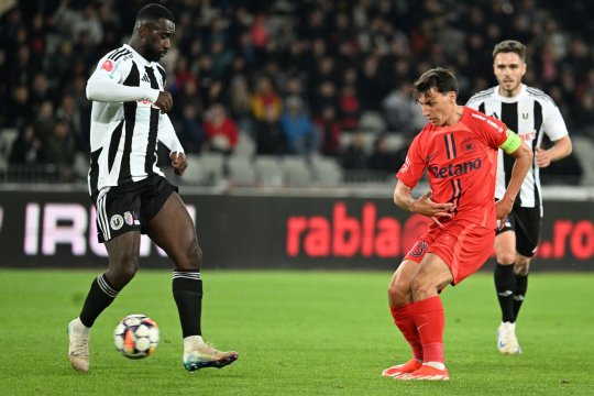 Motivul ”dispariției” lui Macalou de la U Cluj. Fotbalistul s-a supărat pe conducere și caută să plece