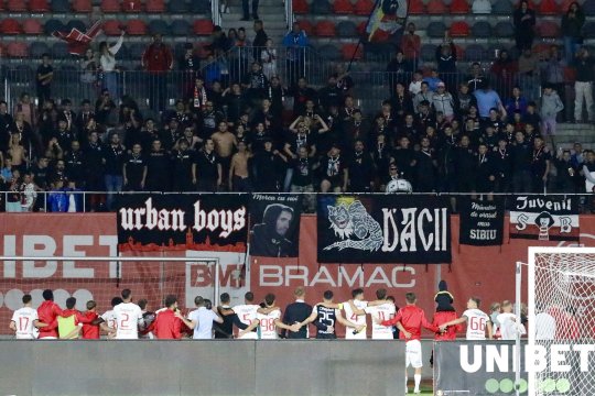 Hermannstadt l-a debutat pe jucătorul condamnat la închisoare pentru că a abuzat o fetiță de 12 ani. A venit în SuperLiga imediat după ce și-a primit sentința