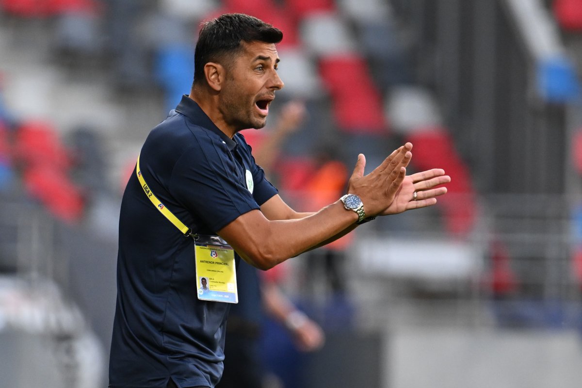 Reacția vehementă a lui Nicolae Dică după ce fostul atacant de la FCSB a susținut că l-a înjurat: ”Minte prea mult!”