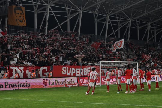 Gafă administrativă: Dinamo a încercat să îi schimbe cetățenia noului jucător, deși nu avea cum! În ce situație se află acum fotbalistul