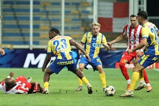OFICIAL | CFR Cluj a transferat un fotbalist de bază de la Petrolul Ploiești