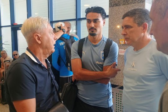 Legendele Științei au venit să îi încurajeze pe jucătorii lui Mirel Rădoi la plecarea către Istanbul. Numele grele care și-au făcut apariția