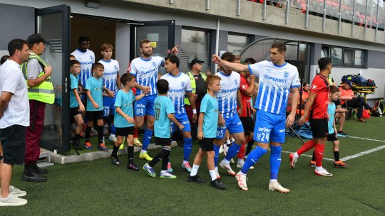 Sesizare la FRF în legătură cu tricourile purtate de copii la Csikszereda - Universitatea Craiova. Ce pedeapsă riscă ”ciucanii”