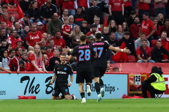 Aberdeen - FCSB 2-2. Roș-albaștrii au jucat aproape o oră în inferioritate numerică și au irosit un avantaj de două goluri!
