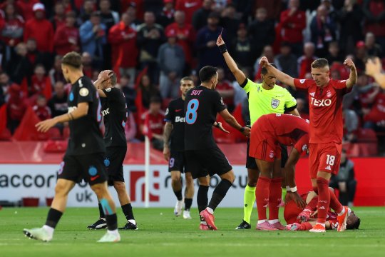 Un nou cartonaș roșu pentru FCSB! De ce a fost eliminat direct Cisotti împotriva lui Aberdeen