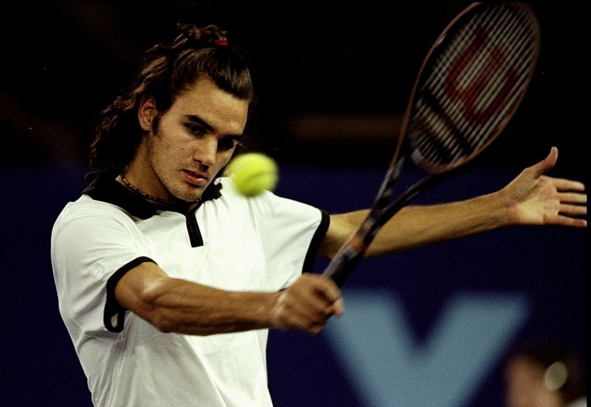 Roger Federer a devenit jucător profesionist de tenis în 1998. De atunci a câștigat 20 de Grand Slamuri