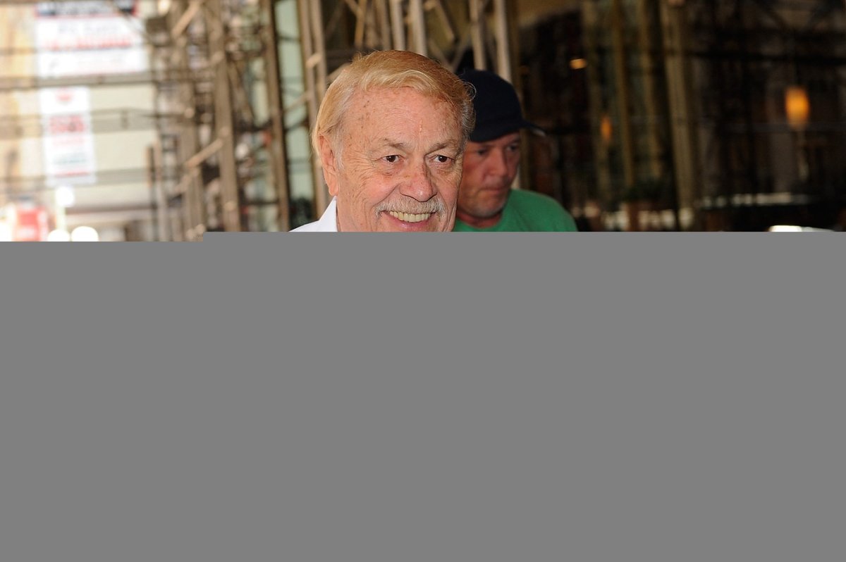 Jerry Buss a cumpărat-o pe Lakers în 1979