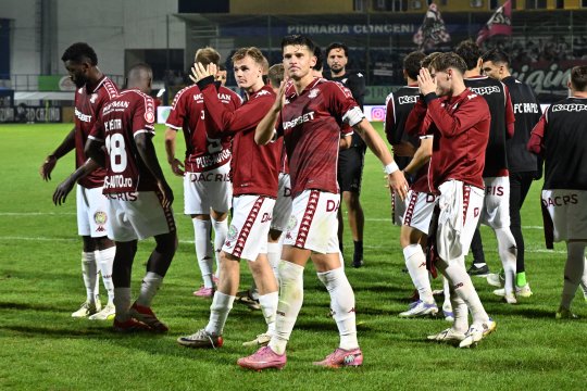 Rapid București s-a folosit de faultul asupra lui Alex Dobre pentru a-și face reclamă la tricouri