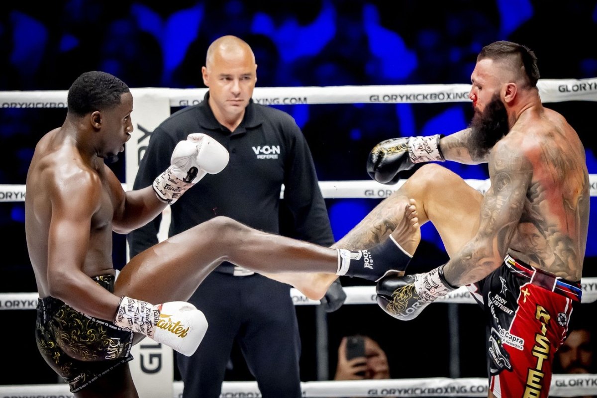 Ristea (dreapta), în duelul cu Kromah