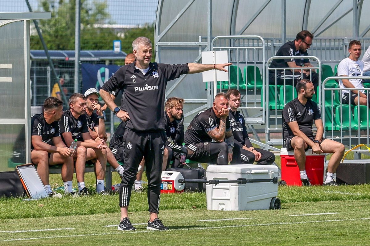 Echipa lui Edi Iordănescu își umple conturile! Legia Varșovia vinde cel mai valoros jucător din lot