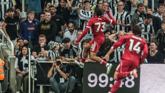 Liverpool, victorie după meci de infarct pe St. James' Park! Golul victoriei a fost adus de un puști de 16 ani