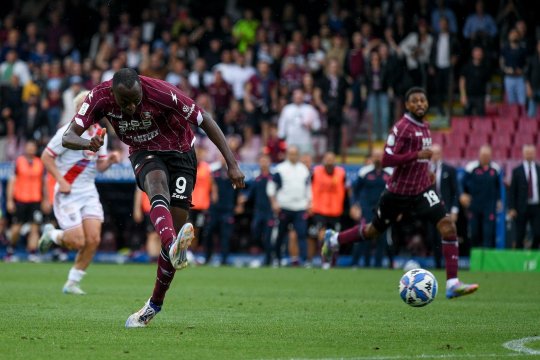 Louis Munteanu, final de drum la CFR? Ardelenii negociază cu un atacant cu 116 meciuri în Serie A