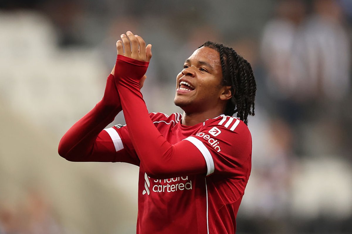 Rio Ngumoha (16 ani) a adus victoria lui Liverpool pe terenul lui Newcastle, scor 3-2, în minutul 90+10