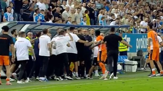 Tensiuni la cote maximă în Bănie, pe final de meci! Cele două bănci de rezerve s-au încăierat