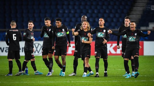 Tottenham îl ”suflă” pe jucătorul dorit de Chelsea și plătește 60.000.000 de euro pentru transfer! Cine va fi noul coleg al lui Radu Drăgușin: Fabrizio Romano a făcut marele anunț