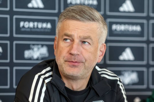 Edi Iordănescu s-a enervat și a amenințat public că demisionează: ”Poate ar trebui să ne despărțim! Mi s-au promis anumite lucruri”